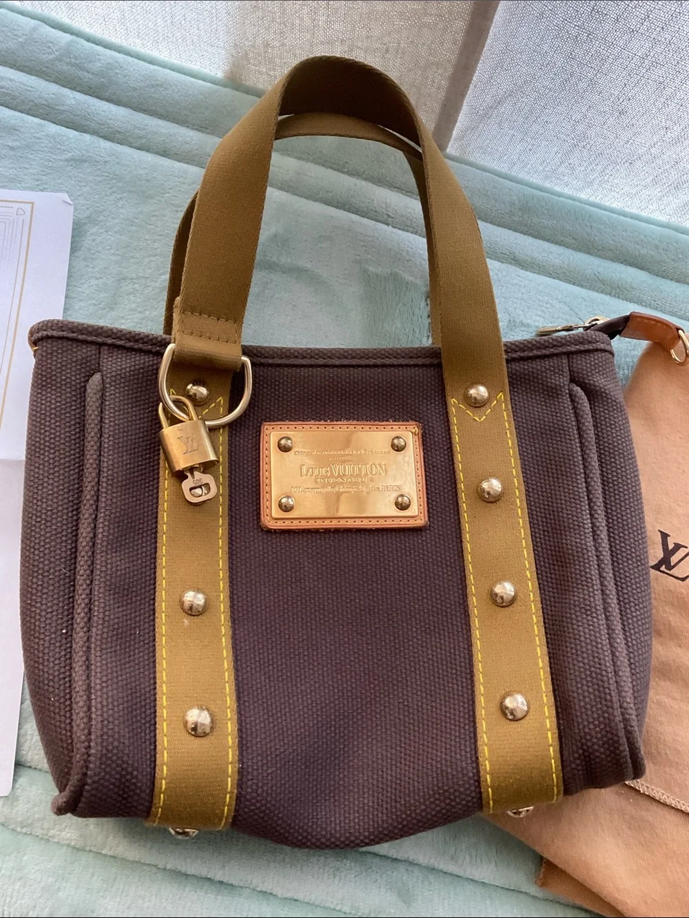 LV hand bag 8X10 excellent condition